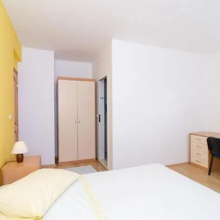 Plavac Mali- Three Bedroom With Terrace And Sea View Apartment Potomje
