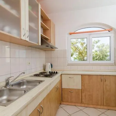Plavac Mali- Three Bedroom With Terrace And Sea View Apartment *