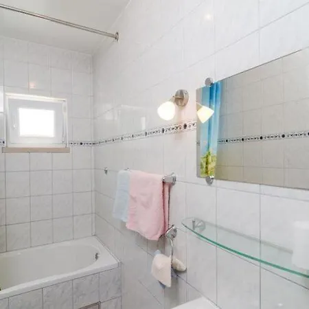 Plavac Mali- Three Bedroom With Terrace And Sea View Apartment Potomje